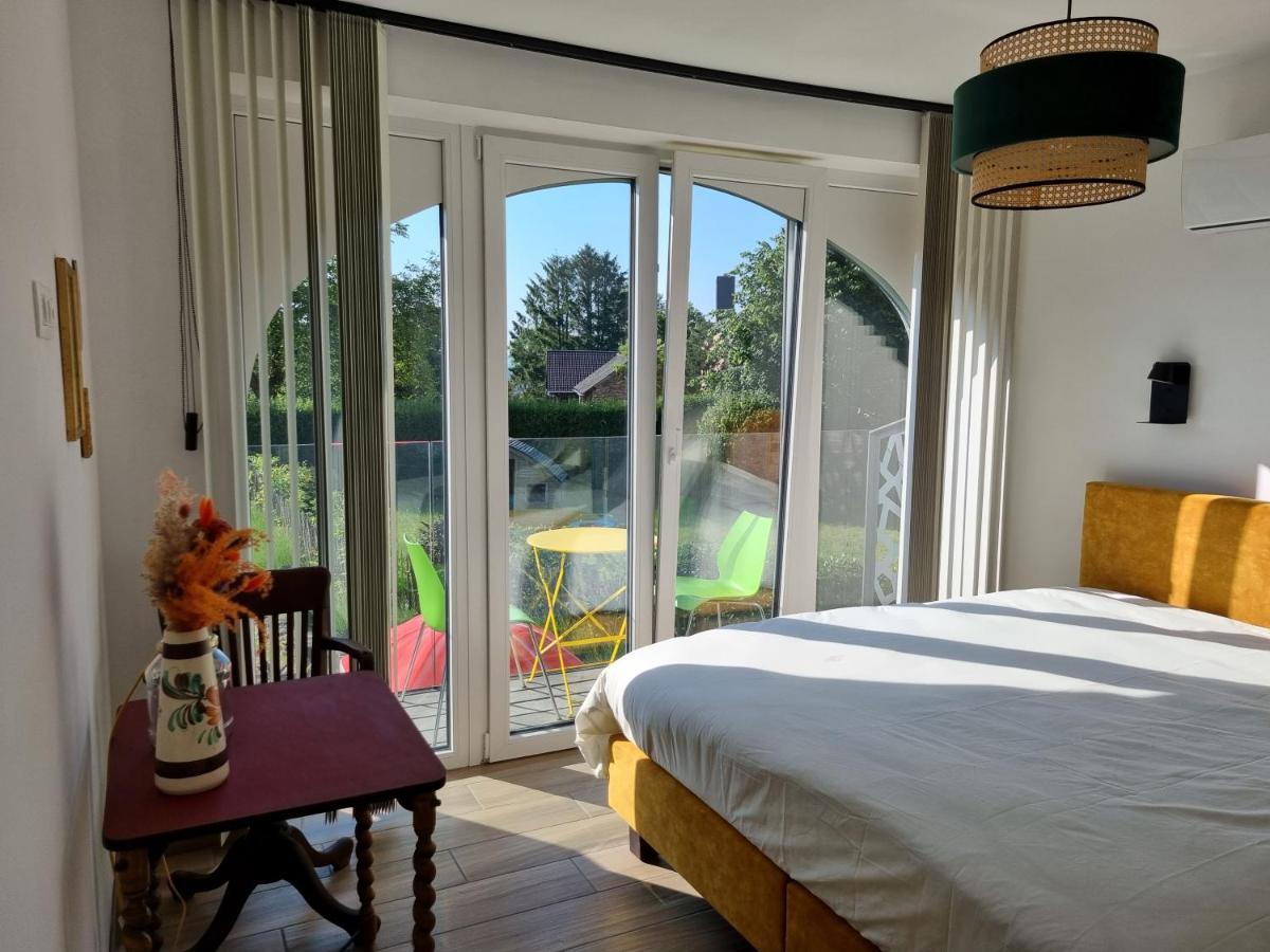 Cerf, Ouvre-Moi B&B Rochefort Exteriör bild