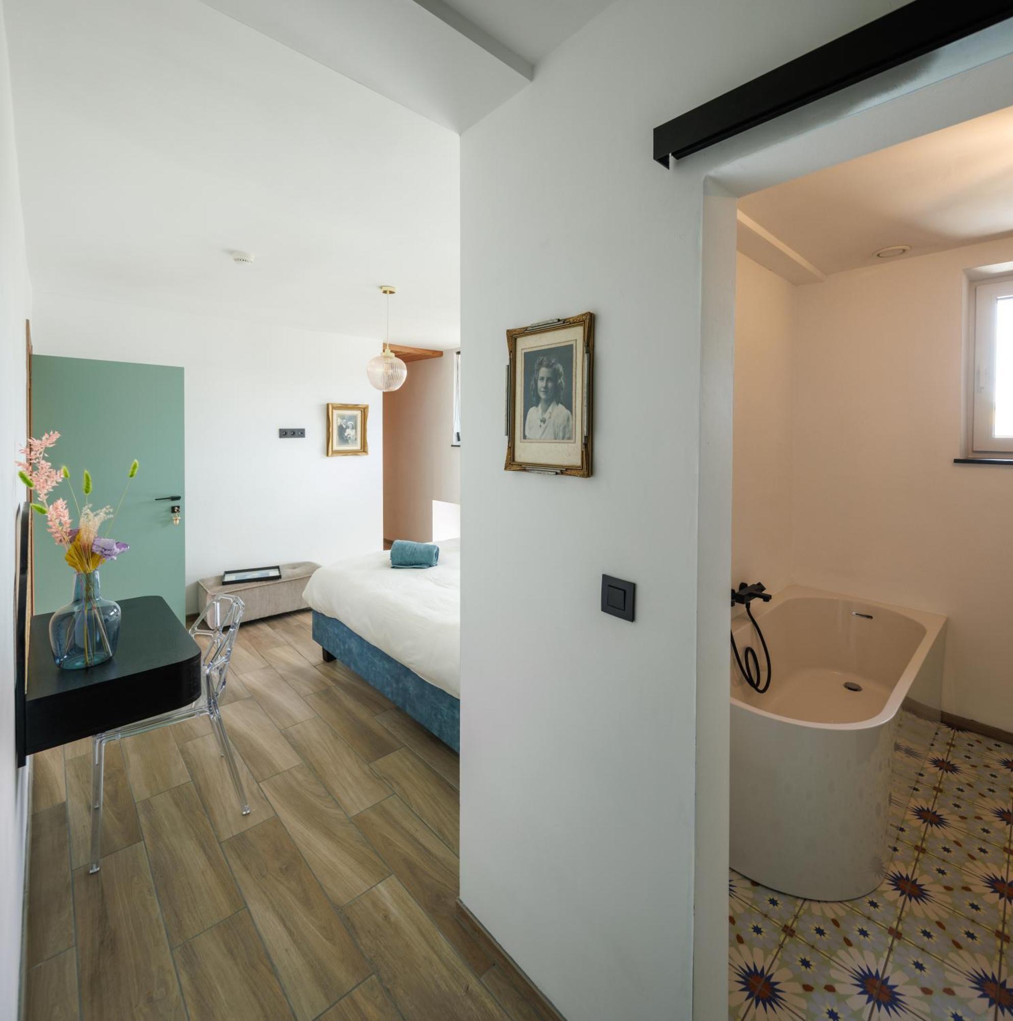 Cerf, Ouvre-Moi B&B Rochefort Exteriör bild